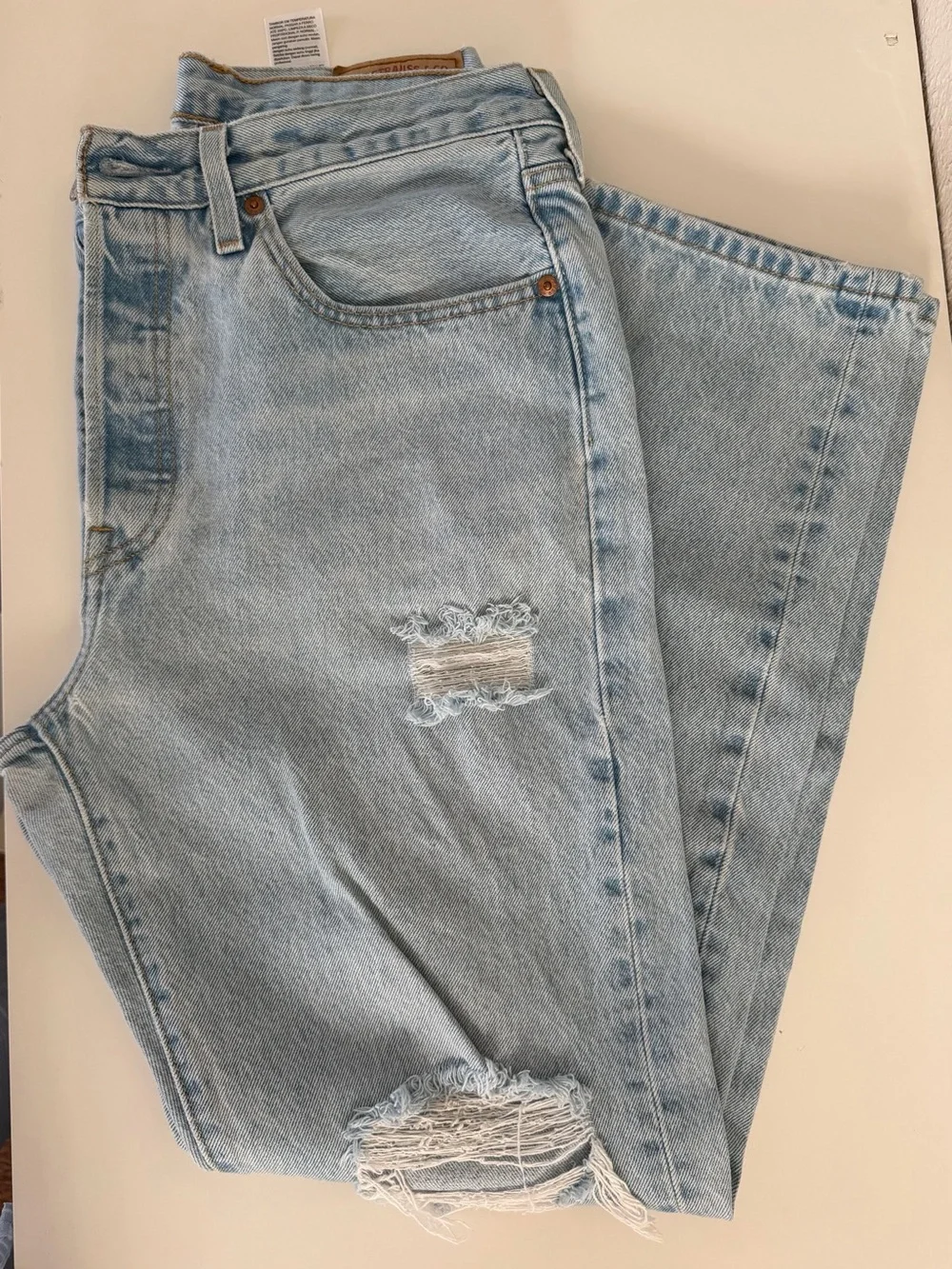 Light Wash Distressed 501